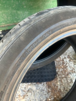 Neumático 225/45ZR18 95Y