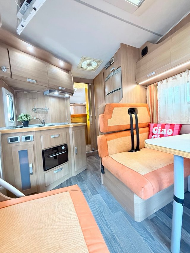 Autocaravana Capuchina Garaje XXL