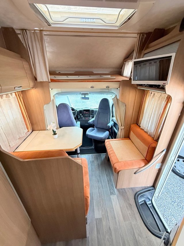 Autocaravana Capuchina Garaje XXL