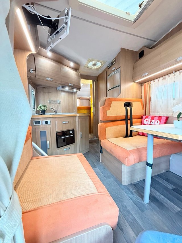 Autocaravana Capuchina Garaje XXL