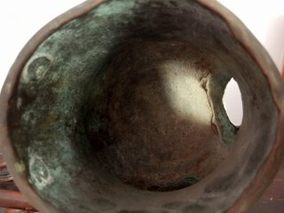 Jarra antigua de bronce