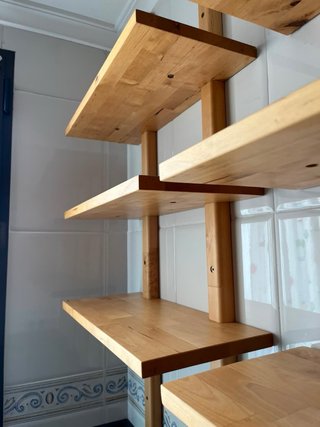 Estantería de madera