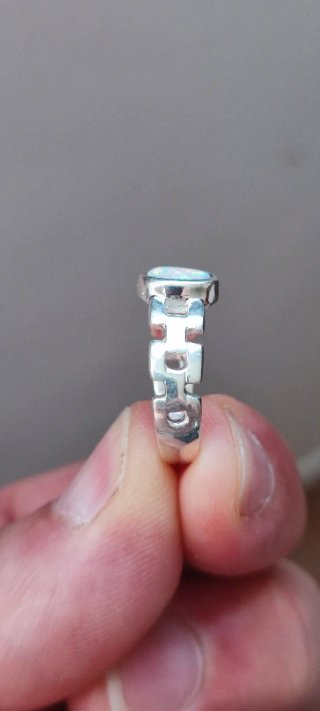 Anillo de Plata y Ópalo.