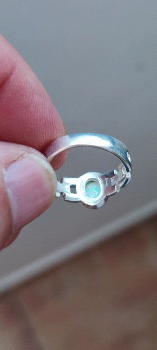 Anillo de Plata y Ópalo.