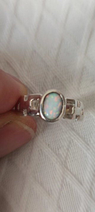 Anillo de Plata y Ópalo.