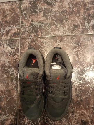 Zapatillas Jordan Air Negras y Rojas