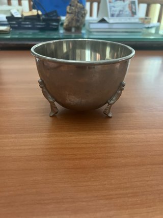 Copa antigua metal plateado 3 patas