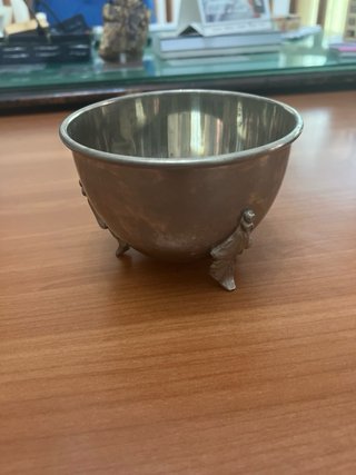 Copa antigua metal plateado 3 patas