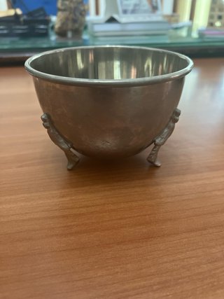 Copa antigua metal plateado 3 patas