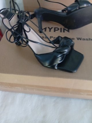 Sandalias tacón 38 : 6€