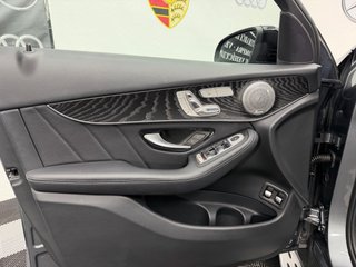 Mercedes-Benz GLC Coupé 2021 300e 320cv AMG LINE