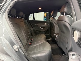 Mercedes-Benz GLC Coupé 2021 300e 320cv AMG LINE