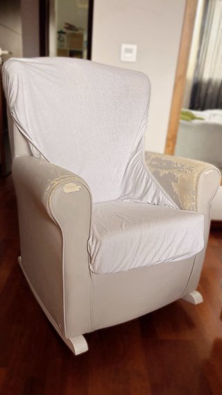 Sillón mecedora gris