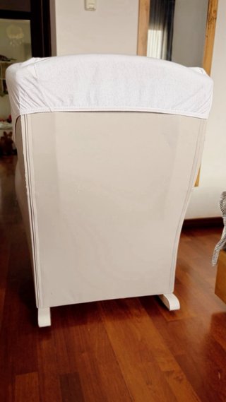 Sillón mecedora gris