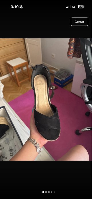 Sandalias cuña negras y beige