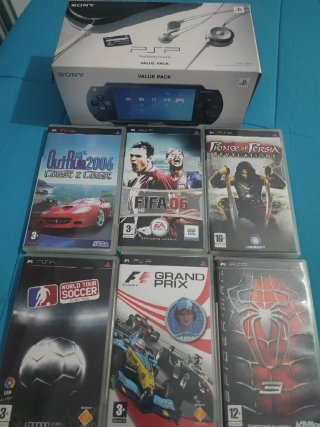 Pacchetto Value PSP Sony Nero + Giochi