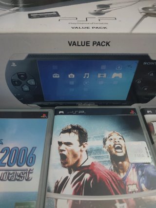 Pacchetto Value PSP Sony Nero + Giochi