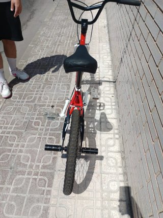 Bicicleta BMX Monty Roja