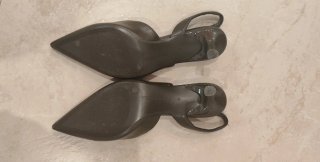 Zapatos de salón Stradivarius verde caqui talla 39