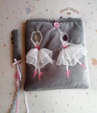 Funda libro acolchada forrada hecha a mano