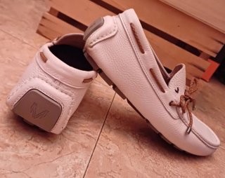 Zapatos Martinelli puestos en una sola ocasión