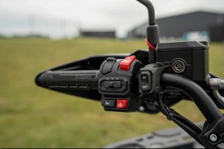 CFMOTO CFORCE C5 Quad Rojo y Negro