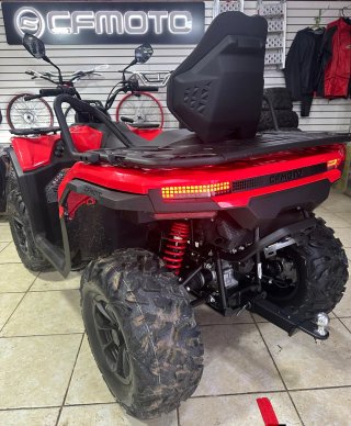 CFMOTO CFORCE C5 Quad Rojo y Negro
