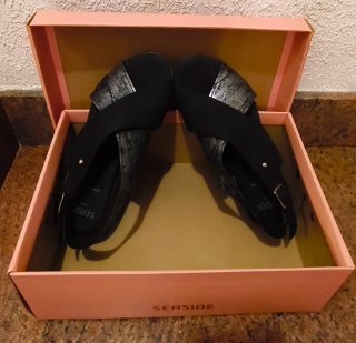 Sandalias cuña negras y plateadas a estrenar