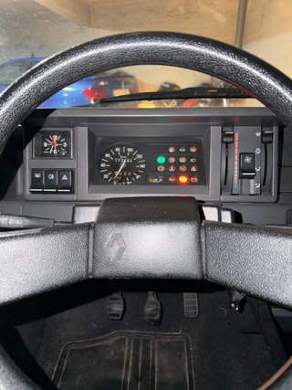 Renault Super 5 1987 “escucho ofertas y cambios”