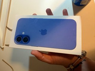 Caja iPhone 16 Azul