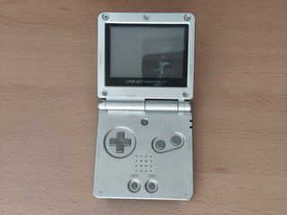 Nintendo Game Boy Advance SP Argento con caricabatterie