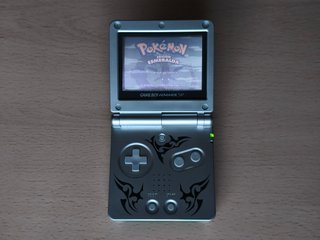 Nintendo Game Boy Advance SP Tribal con caricatore