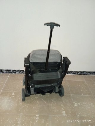 Carro de bebé gris