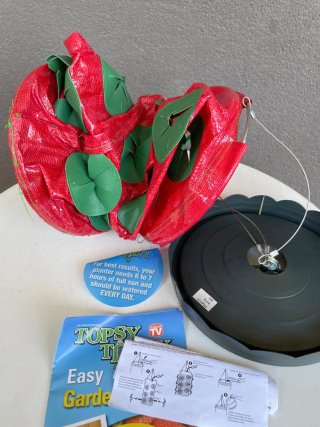 Cultivador colgante de fresas y hortalizas orgánic