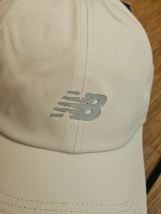 Gorra New Balance Beige