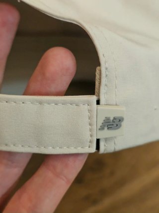Gorra New Balance Beige