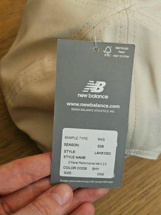 Gorra New Balance Beige