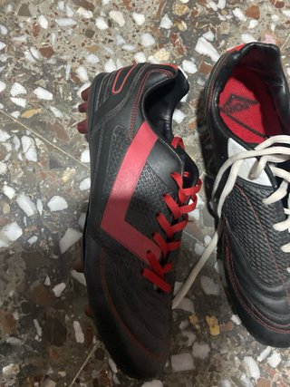 Zapatillas Fútbol 11 Pony Negras Rojas