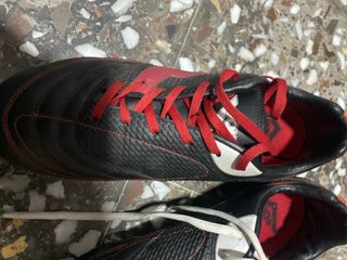 Zapatillas Fútbol 11 Pony Negras Rojas