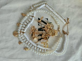 Lote Joyas: 15 Anillos, 3 Collares, 1 Diadema