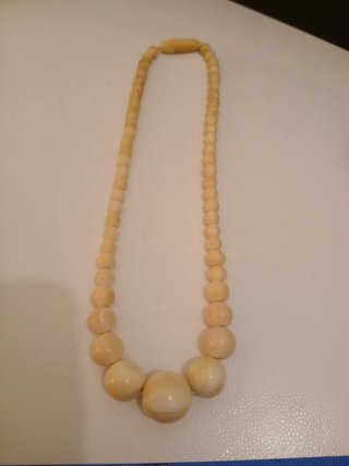 Antica collana perle di colore panna