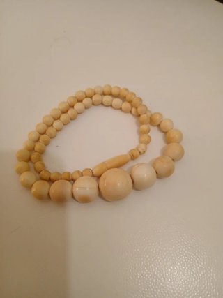 Antica collana perle di colore panna