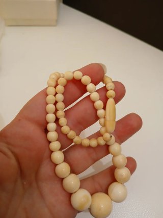 Antica collana perle di colore panna
