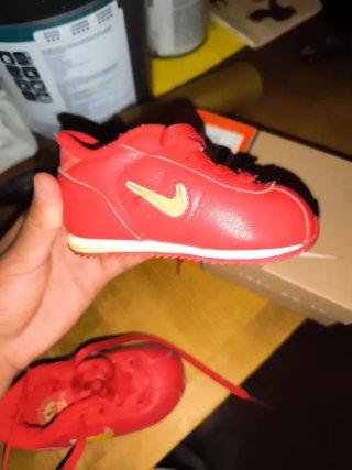 Zapatos Nike Niñ@s Rojo y amarillo  talla 19