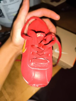 Zapatos Nike Niñ@s Rojo y amarillo  talla 19