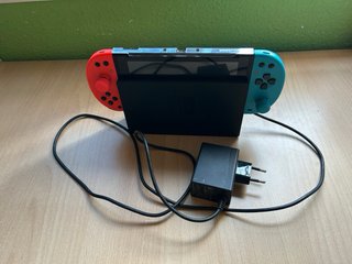 Nintendo Switch Azul/Rojo + Accesorios