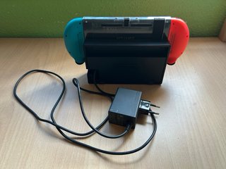 Nintendo Switch Azul/Rojo + Accesorios