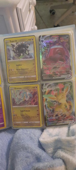 Cartas pokemon: Gengar, charizard de chapa, etc...