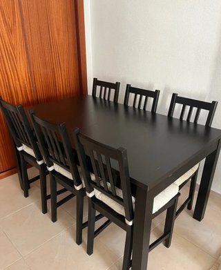 Mesa extensible Ikea madera + 6 sillas.