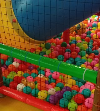 200 Bolas para parque de bolas 8cm
